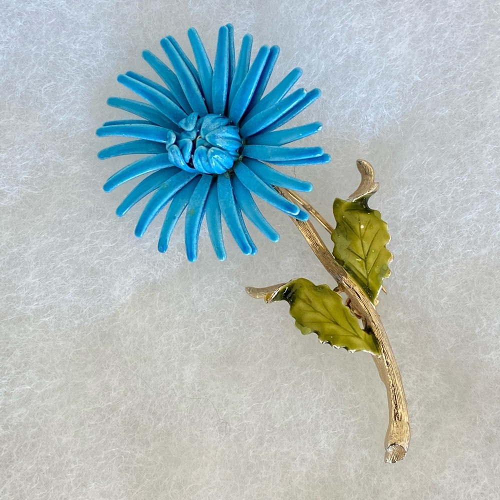 Vintage Weiss stamped Enamel Blue Chrysanthemum brooch